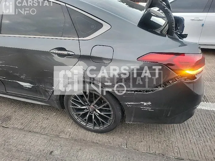 Photo 2 of 17: 2018 Genesis G80 3.3 — Korean insurance auction