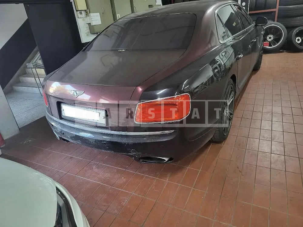 Photo 2 of 9: 2018 Bentley Flying Spur V8, VIN SCBET53W2JC066482 — Korean insurance auction