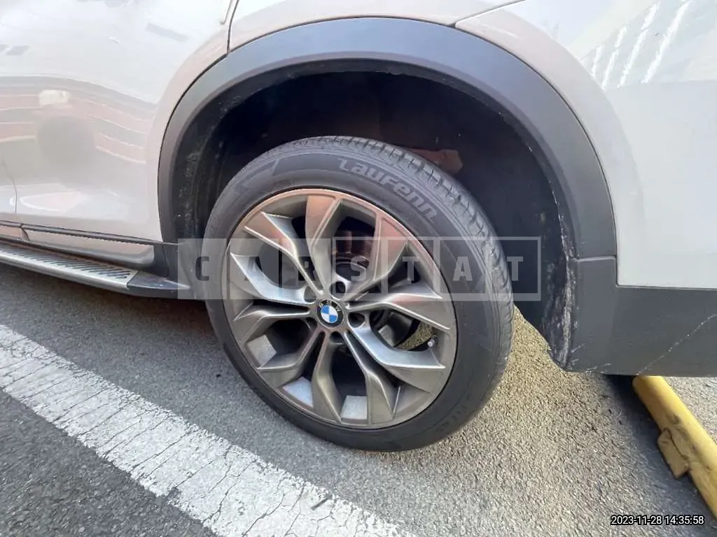 Photo 2 of 28: 2016 BMW X4 xDrive 20d, VIN WBAXX1108G0R41668 — Korean insurance auction