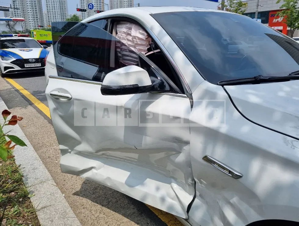 Photo 2 of 9: 2016 BMW Gran Turismo Efficient Dynamics — Korean insurance auction