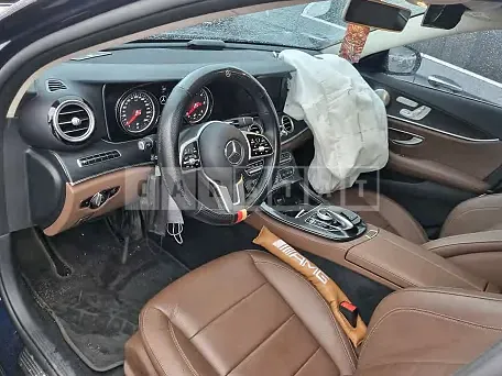 Photo 2 of 16: 2020 Mercedes-Benz E220d, VIN W1KZF0EB7LA807068 — Korean insurance auction