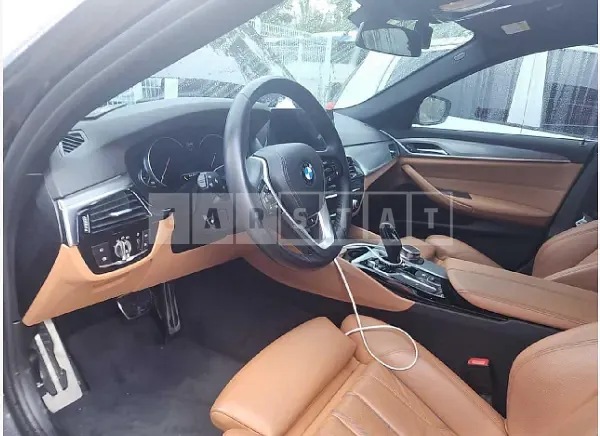 Photo 2 of 10: 2018 BMW 530i — Korean insurance auction