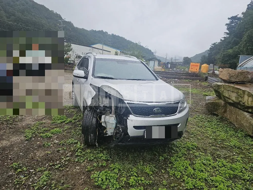 Photo 2 of 9: 2014 Kia Sorento R 2.0 — Korean insurance auction