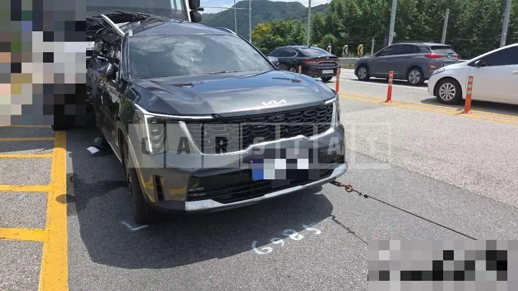 Photo 2 of 7: 2025 Kia Sorento 2.5T 4WD — Korean insurance auction