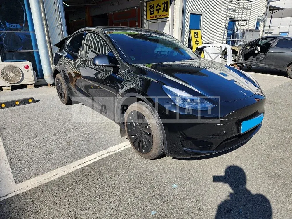 Photo 2 of 9: 2023 Tesla Model Y RWD, VIN LRWYGCFS7RC207986 — Korean insurance auction