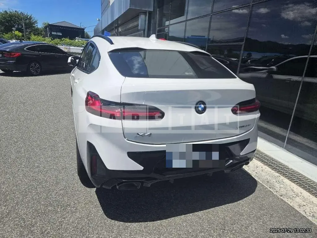 Photo 2 of 14: 2025 BMW X4 xDrive20i — Korean insurance auction