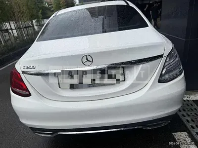 Photo 1 of 5: 2015 Mercedes-Benz C200 — Korean insurance auction