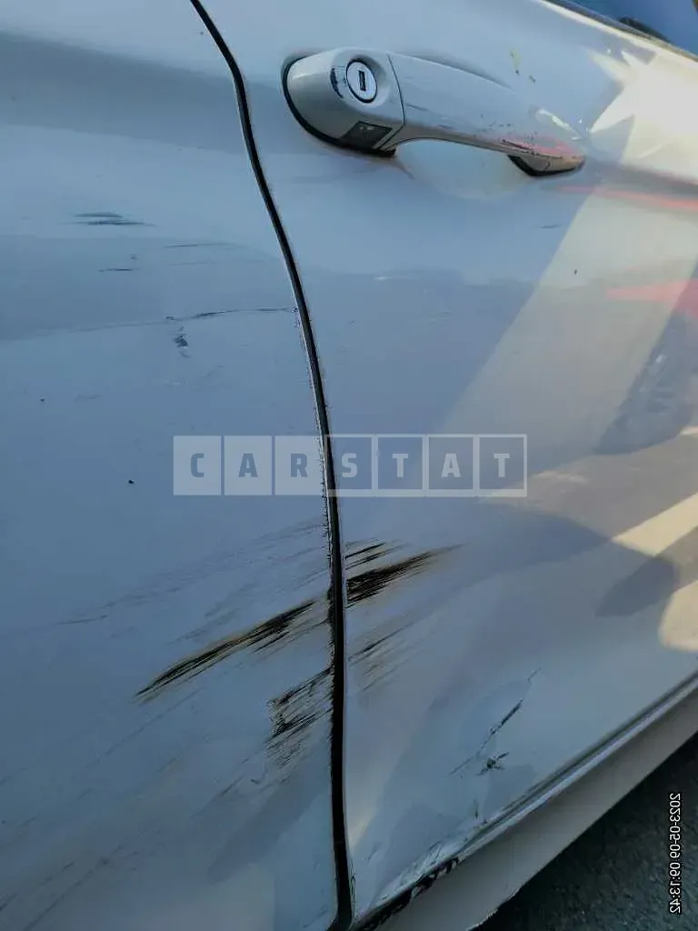 Photo 2 of 9: 2018 BMW 320i, VIN WBA8A910XJAH11042 — Korean insurance auction