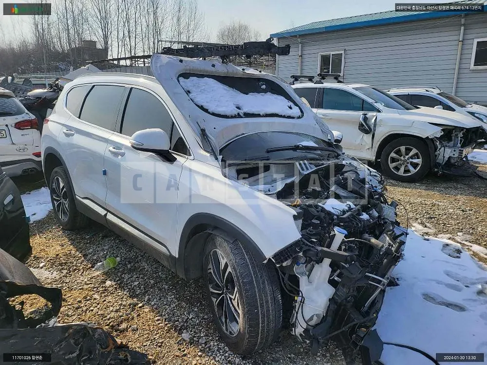Photo 2 of 9: 2018 Hyundai Santa Fe, VIN KMHS381BBKU095455 — Korean insurance auction