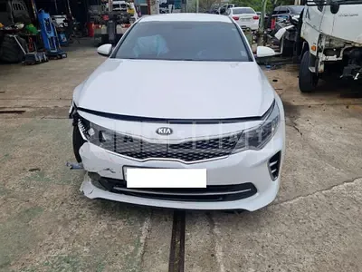 Photo 1 of 16: 2016 Kia K5 — Korean insurance auction