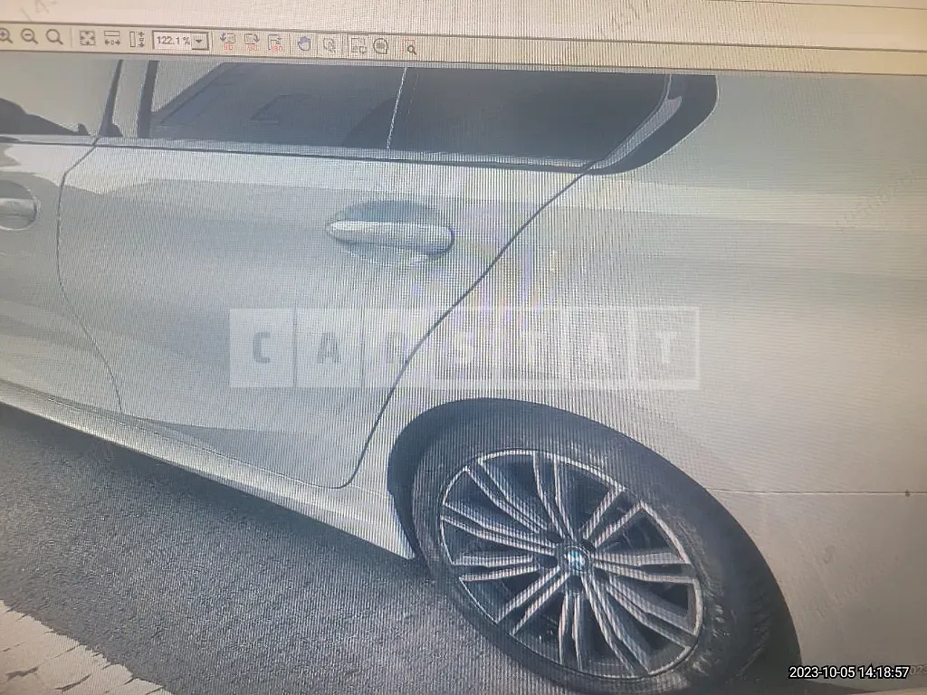 Photo 2 of 8: 2022 BMW 320i — Korean insurance auction