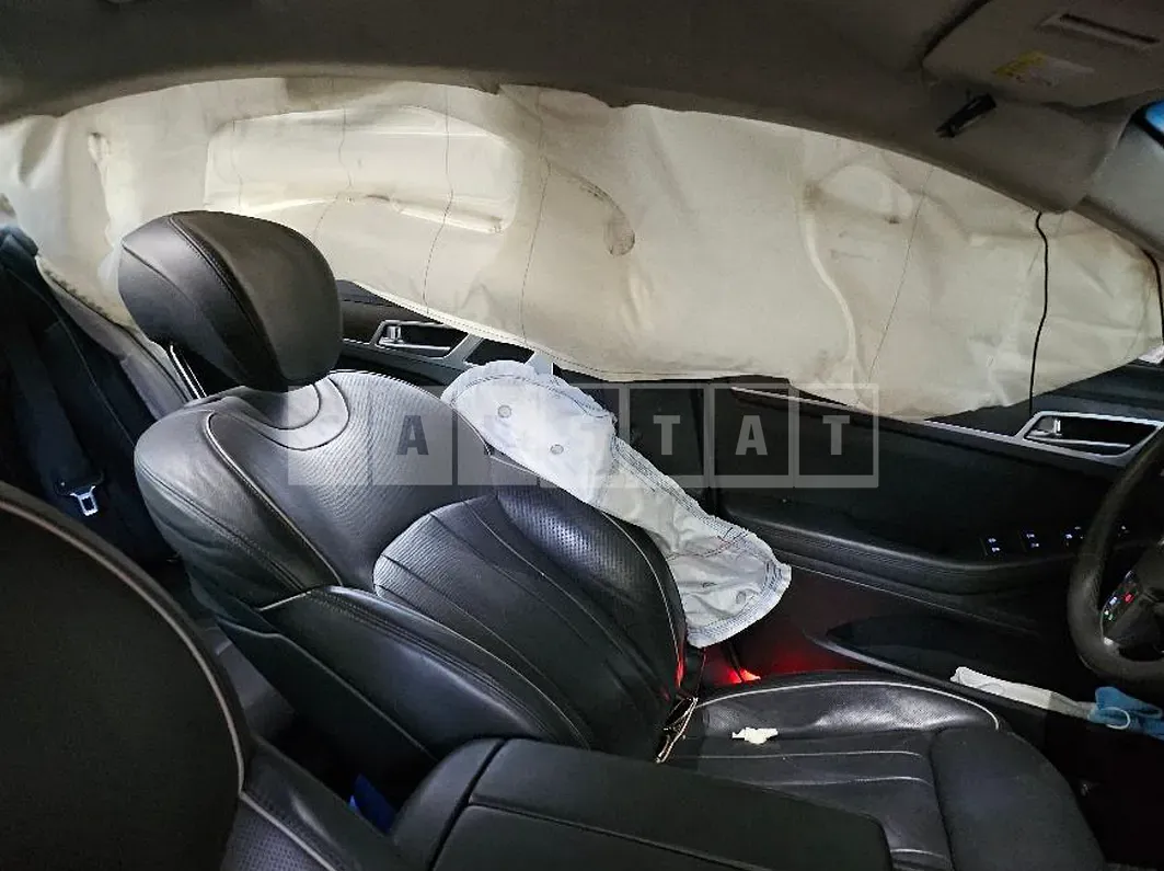 Photo 2 of 5: 2016 Genesis 3.8 — Korean insurance auction
