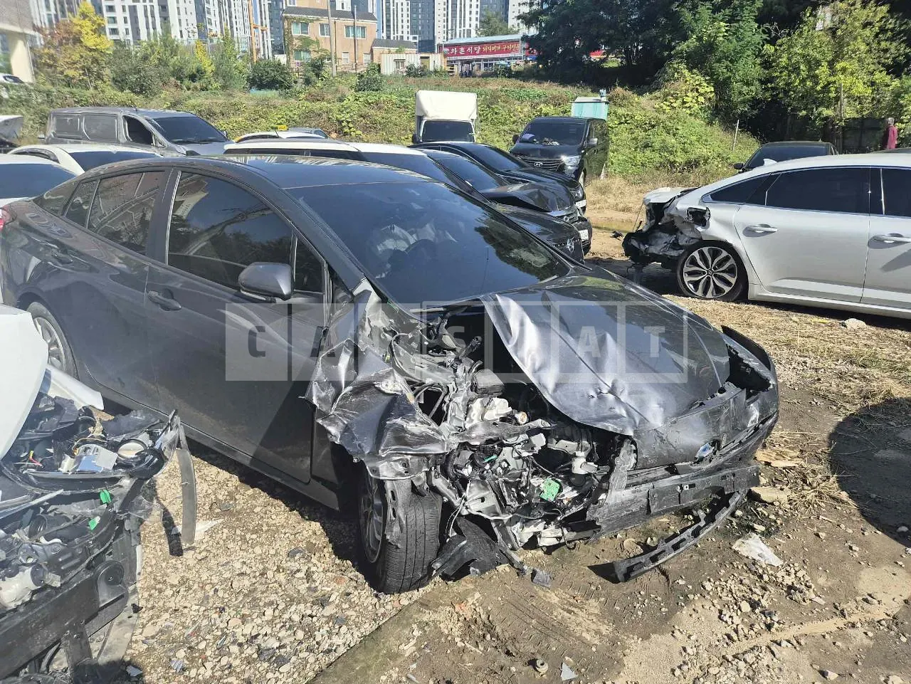 Photo 2 of 14: 2021 Toyota Prius, VIN JTDKAMFU4M3139186 — Korean insurance auction