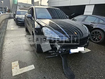 Photo 1 of 37: 2022 Porsche Cayenne E-Hybrid — Korean insurance auction