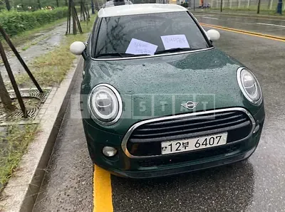 Photo 1 of 16: 2019 MINI Cooper Five-Door, VIN WMWXU1106K2H34639 — Korean insurance auction