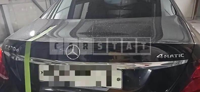 Photo 2 of 9: 2017 Mercedes-Benz E220 d 4Matic — Korean insurance auction