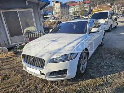 Photo 1 of 21: 2018 Jaguar XF 20d, VIN SAJBB4BN8JCY63231 — Korean insurance auction