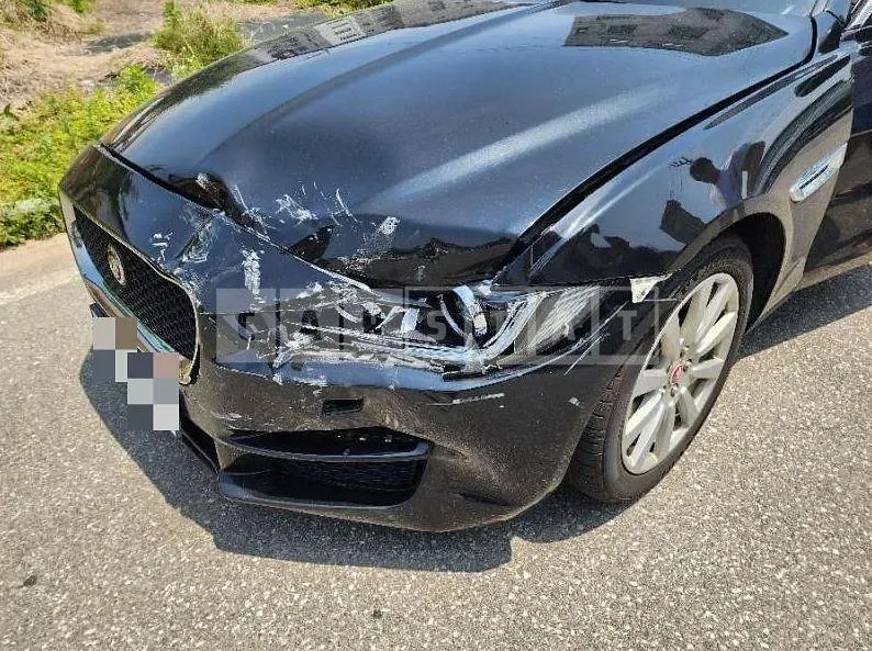 Photo 2 of 8: 2015 Jaguar XE 2.0d — Korean insurance auction