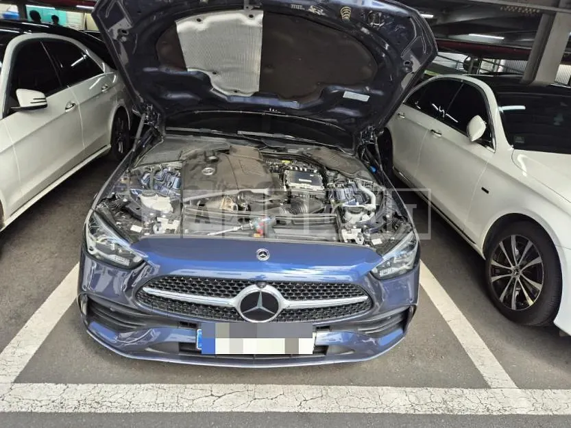 Photo 2 of 11: 2023 Mercedes-Benz C300 4Matic — Korean insurance auction