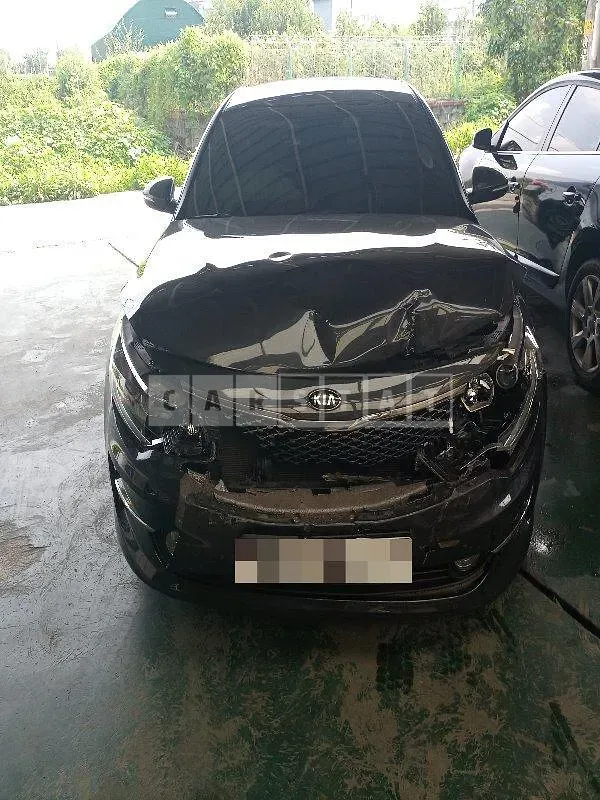 Photo 2 of 26: 2017 Kia K5 — Korean insurance auction