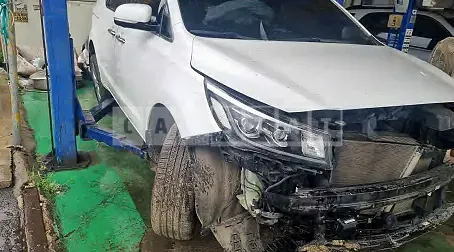 Photo 2 of 35: 2019 Kia Carnival, VIN KNAME81ABKS453976 — Korean insurance auction