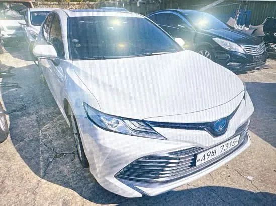 Photo 2 of 18: 2018 Toyota Camry Hybrid, VIN JTNB21HK3J3011200 — Korean insurance auction