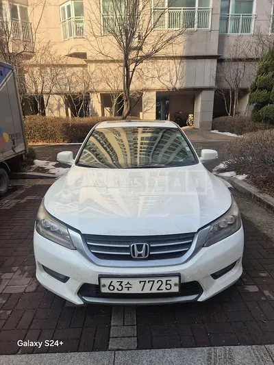 Photo 1 of 6: 2015 Honda Accord (9th Generation) 2.4 Ex-L, VIN 1HGCR2680FA510586 — Korean insurance auction