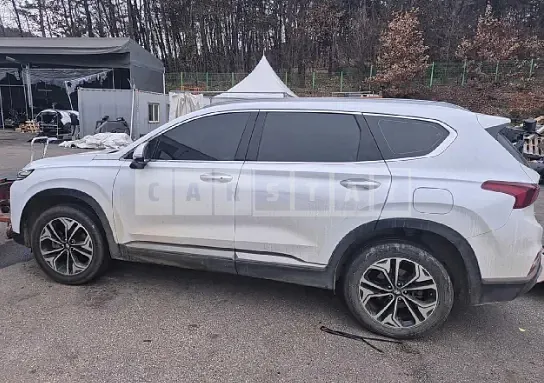 Photo 2 of 11: 2019 Hyundai Santa Fe — Korean insurance auction
