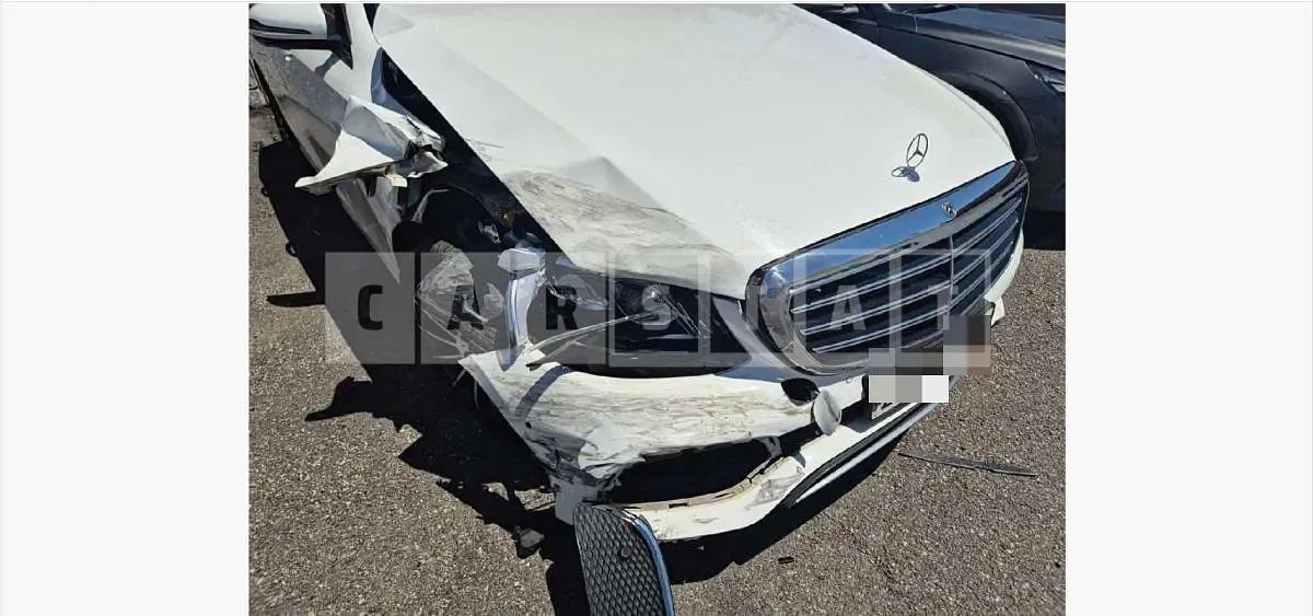 Photo 2 of 19: 2018 Mercedes-Benz E220 d 4Matic — Korean insurance auction