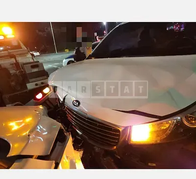 Photo 1 of 8: 2016 Kia Carnivals — Korean insurance auction