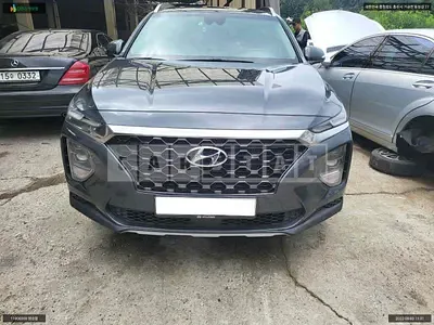 Photo 1 of 11: 2018 Hyundai Santa Fe, VIN KMHS381BBKU051506 — Korean insurance auction