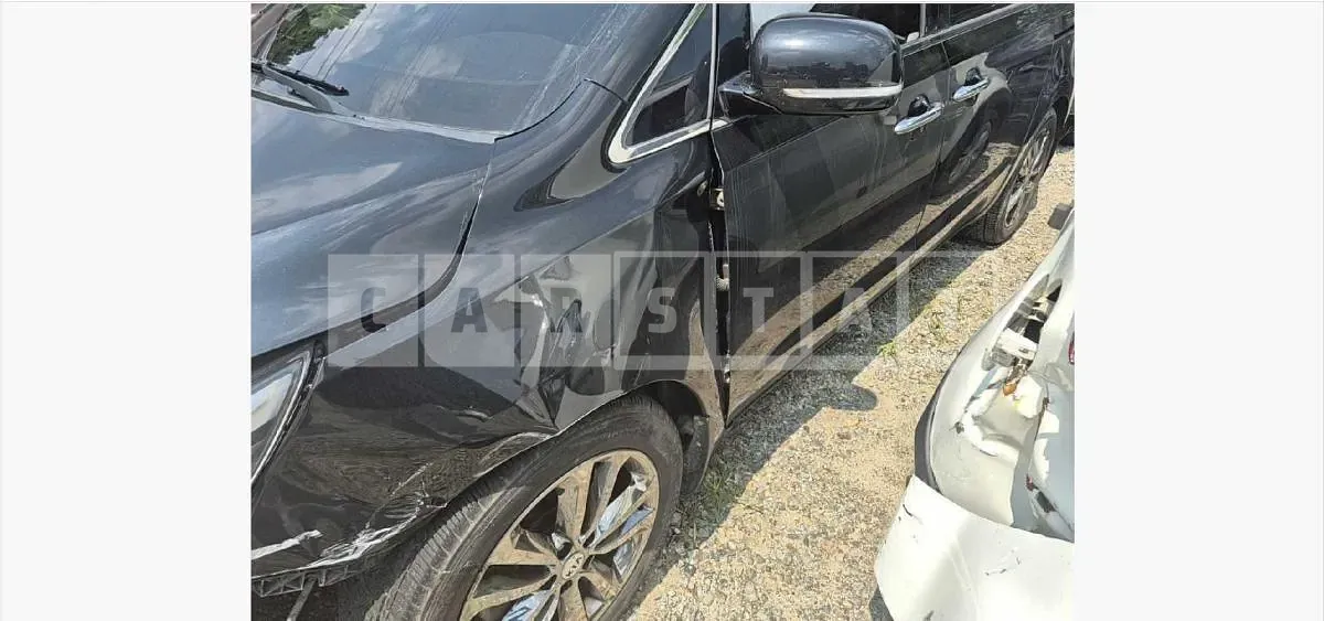 Photo 2 of 28: 2017 Kia Carnival 2.2 — Korean insurance auction