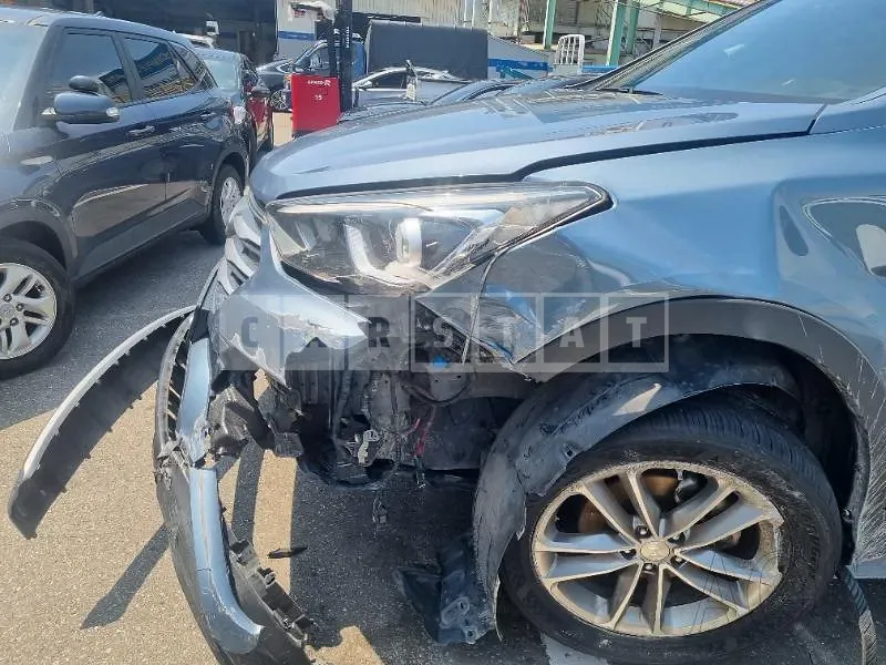 Photo 2 of 11: 2016 Hyundai Santa Fe, VIN KMHSW81UBGU537728 — Korean insurance auction