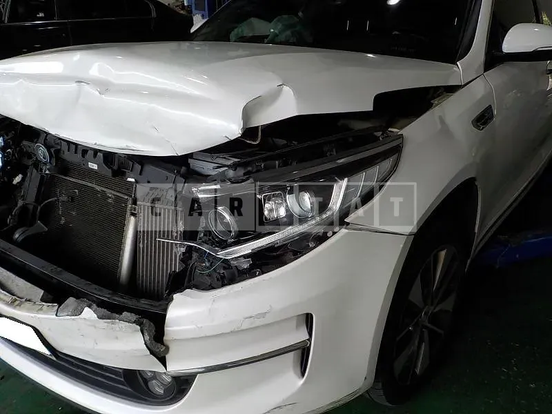 Photo 2 of 13: 2015 Kia K5, VIN KNAGU415GGA005713 — Korean insurance auction