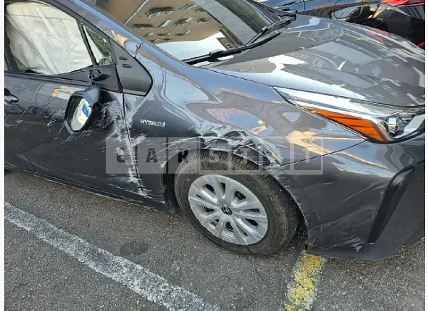 Photo 2 of 28: 2022 Toyota Prius — Korean insurance auction