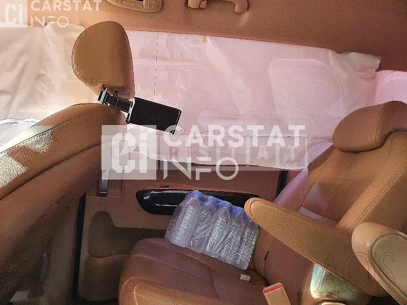 Photo 2 of 15: 2015 Kia Carnival 9 -Seater — Korean insurance auction