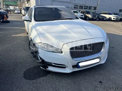 Photo 1 of 21: 2016 Jaguar XJ 3.0d, VIN SAJAA2296GNV93936 — Korean insurance auction