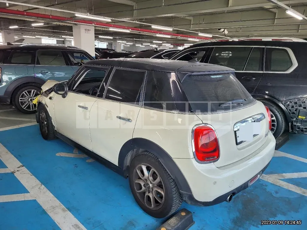 Photo 2 of 8: 2014 MINI Cooper D Five-Door, VIN WMWXT3102FT853624 — Korean insurance auction