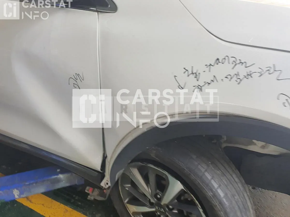 Photo 2 of 32: 2019 Kia Sorento, VIN KNAPG81ADLA634591 — Korean insurance auction