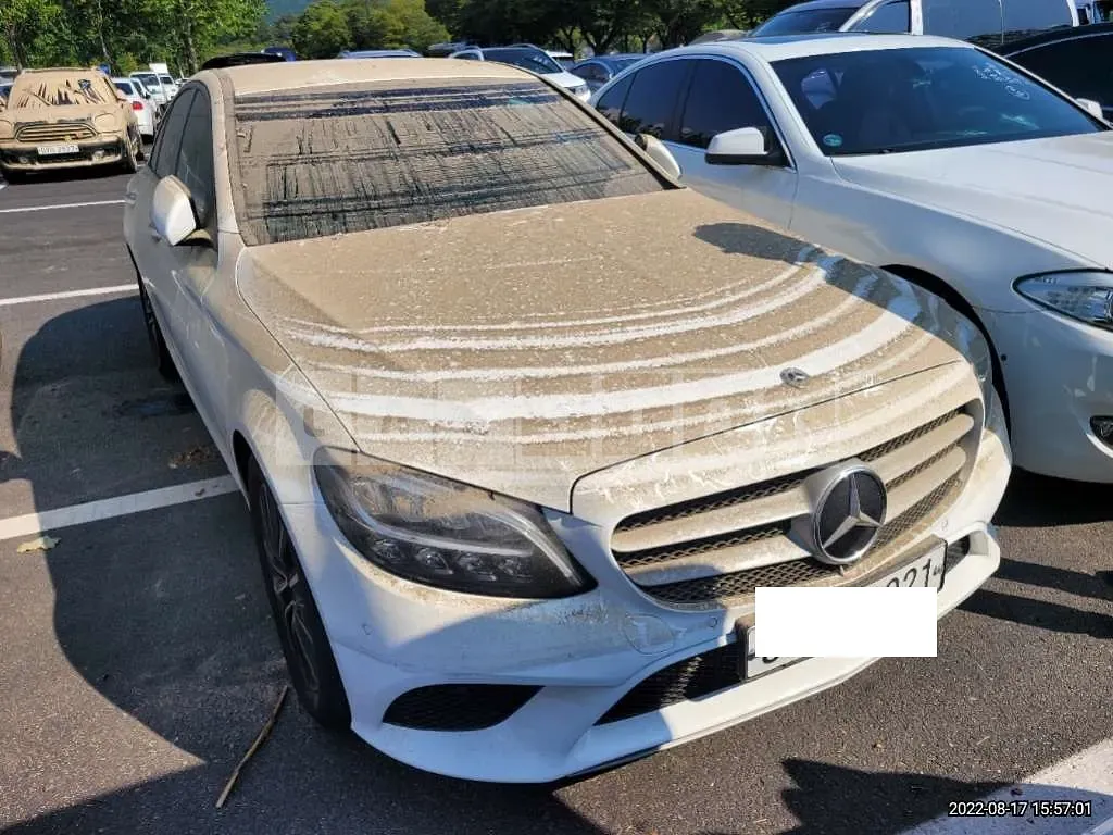 Photo 2 of 11: 2019 Mercedes-Benz C 200, VIN WDDWF8AB3KR495144 — Korean insurance auction
