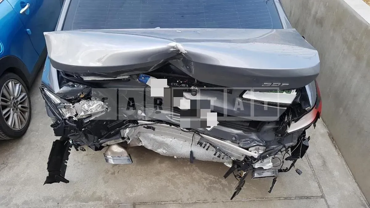 Photo 2 of 31: 2022 BMW 530e, VIN WBA51AG02PCL44840 — Korean insurance auction