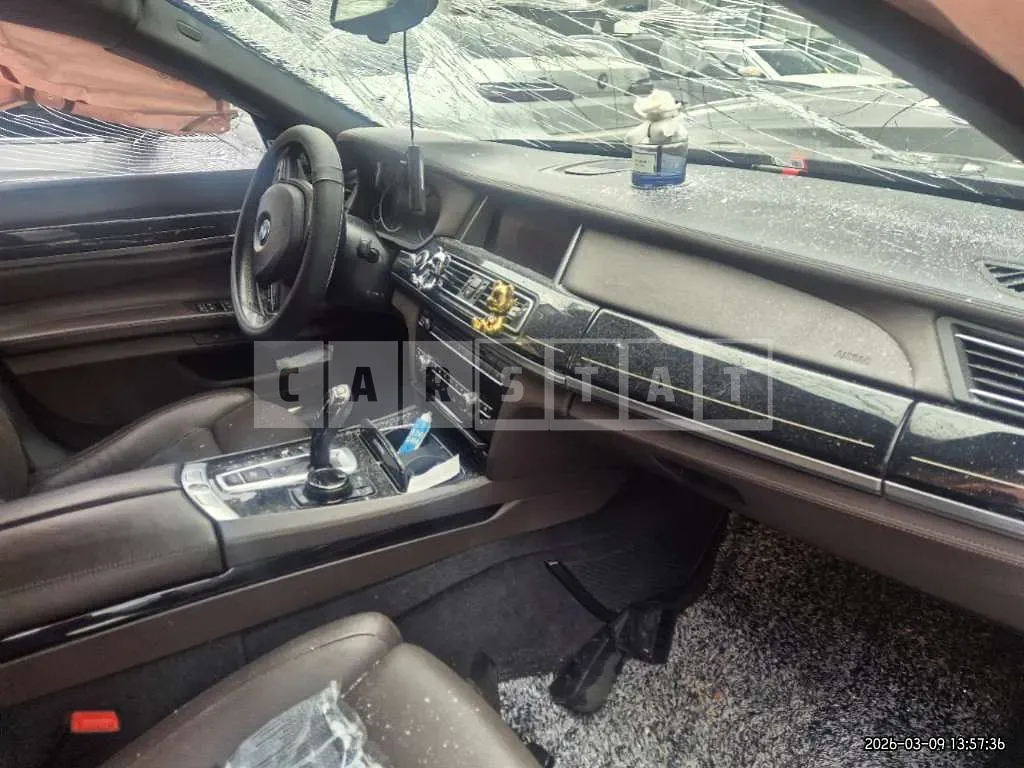 Photo 2 of 11: 2015 BMW 750Li xDrive, VIN WBAYF8104FD185781 — Korean insurance auction