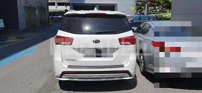 Photo 1 of 27: 2017 Kia Carnival 9-Seater, VIN KNAME81ABJS395673 — Korean insurance auction