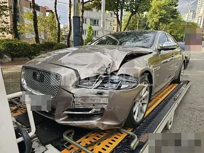 Photo 1 of 115: 2017 Jaguar XJ 3.0d — Korean insurance auction