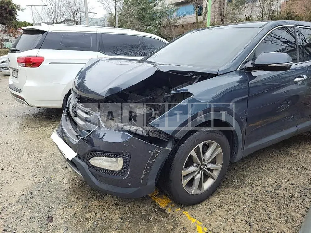 Photo 2 of 27: 2015 Hyundai Santa Fe, VIN KMHSU81UBFU514414 — Korean insurance auction