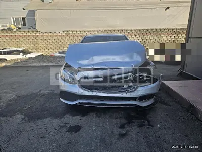 Photo 1 of 25: 2017 Mercedes-Benz E200 — Korean insurance auction
