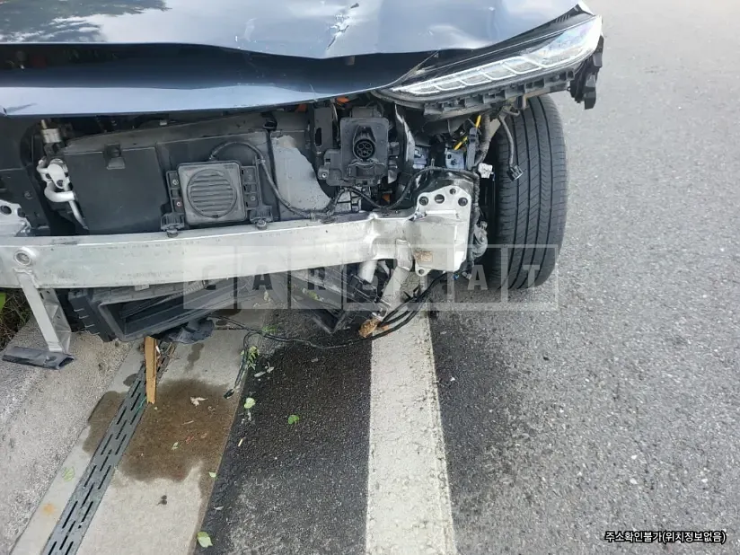 Photo 2 of 47: 2019 Hyundai Kona Electric — Korean insurance auction