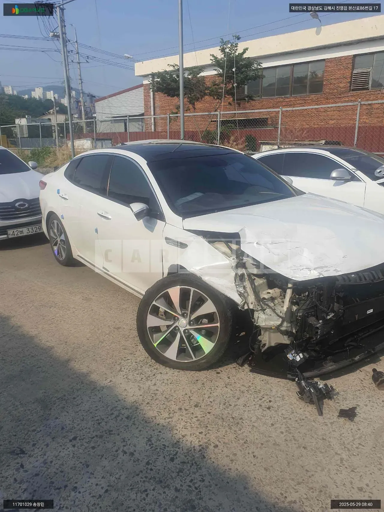Photo 2 of 9: 2017 Kia K5, VIN KNAGU411BHA155641 — Korean insurance auction