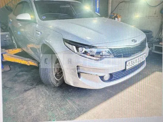 Photo 2 of 4: 2018 Kia K5 — Korean insurance auction