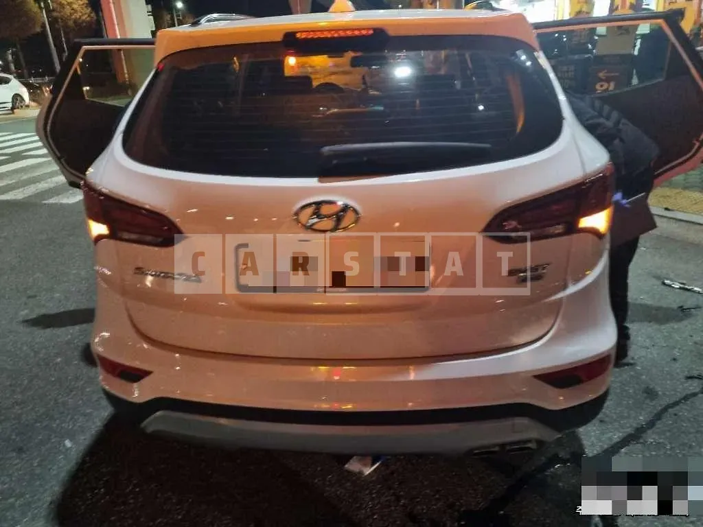 Photo 2 of 8: 2016 Hyundai Santa Fe DM 4WD — Korean insurance auction